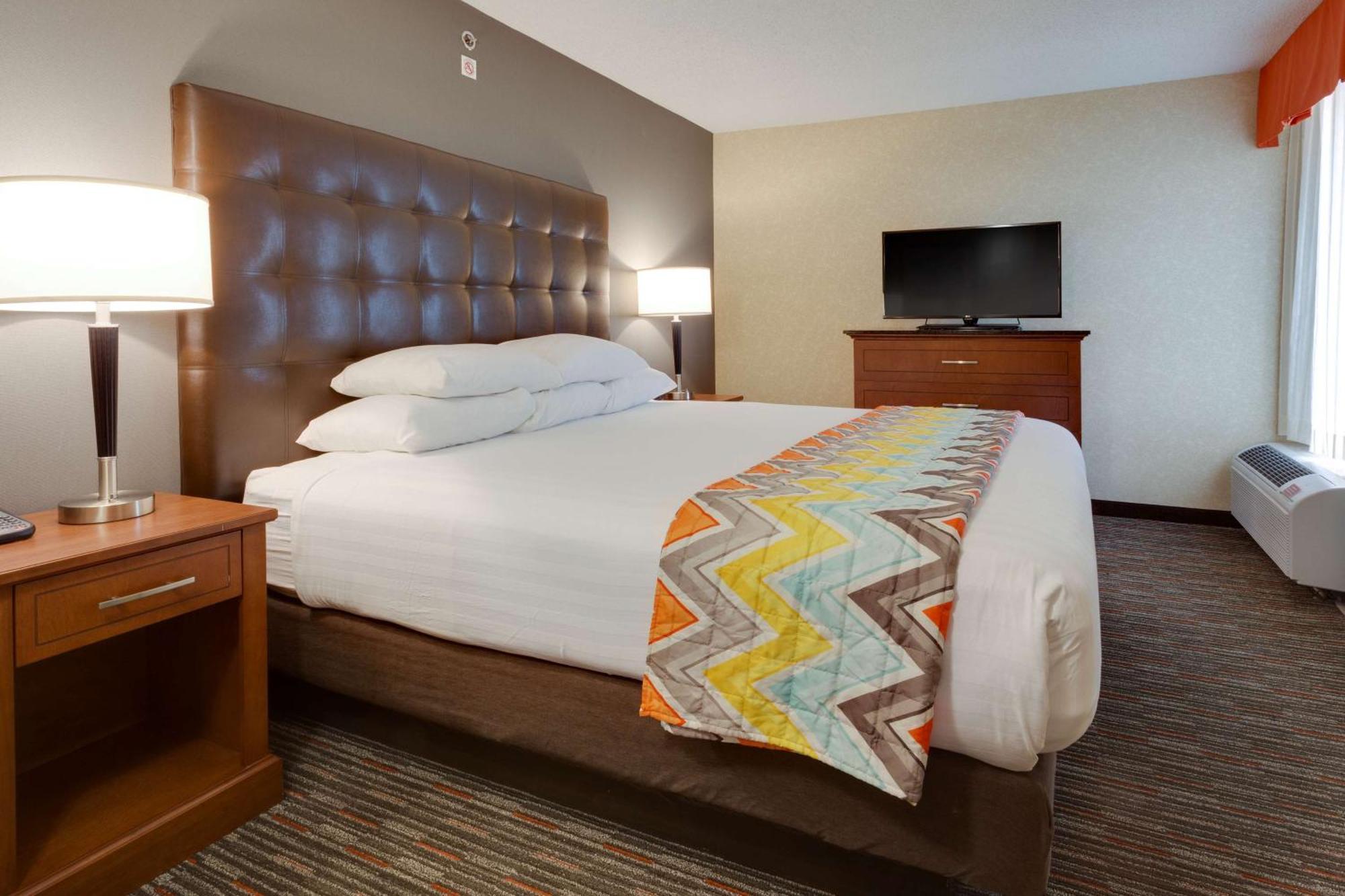 Drury Inn & Suites Columbia Stadium Boulevard Экстерьер фото