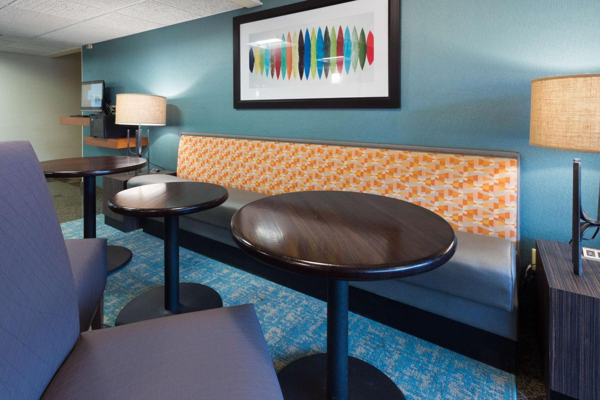 Drury Inn & Suites Columbia Stadium Boulevard Экстерьер фото