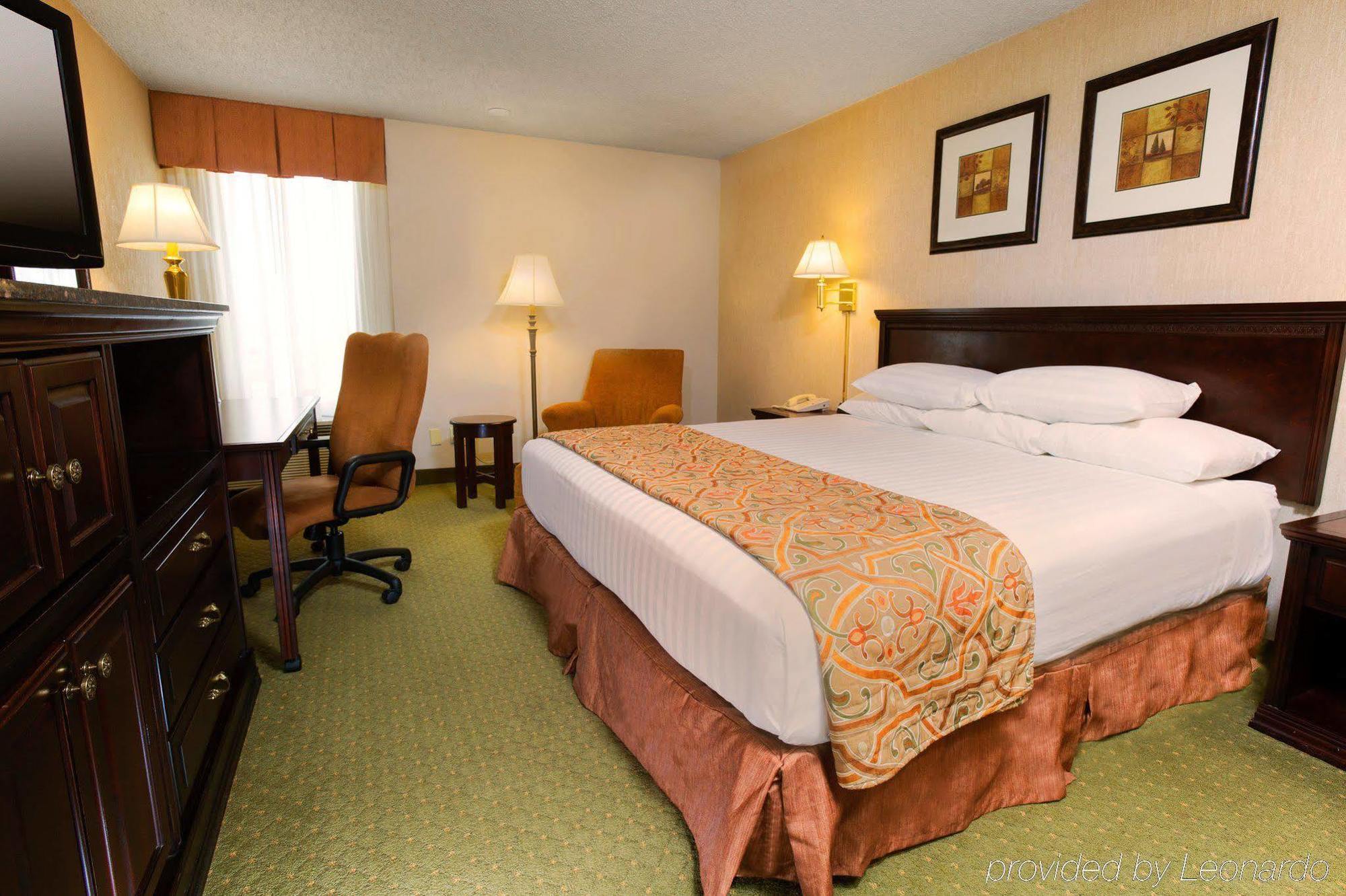 Drury Inn & Suites Columbia Stadium Boulevard Экстерьер фото