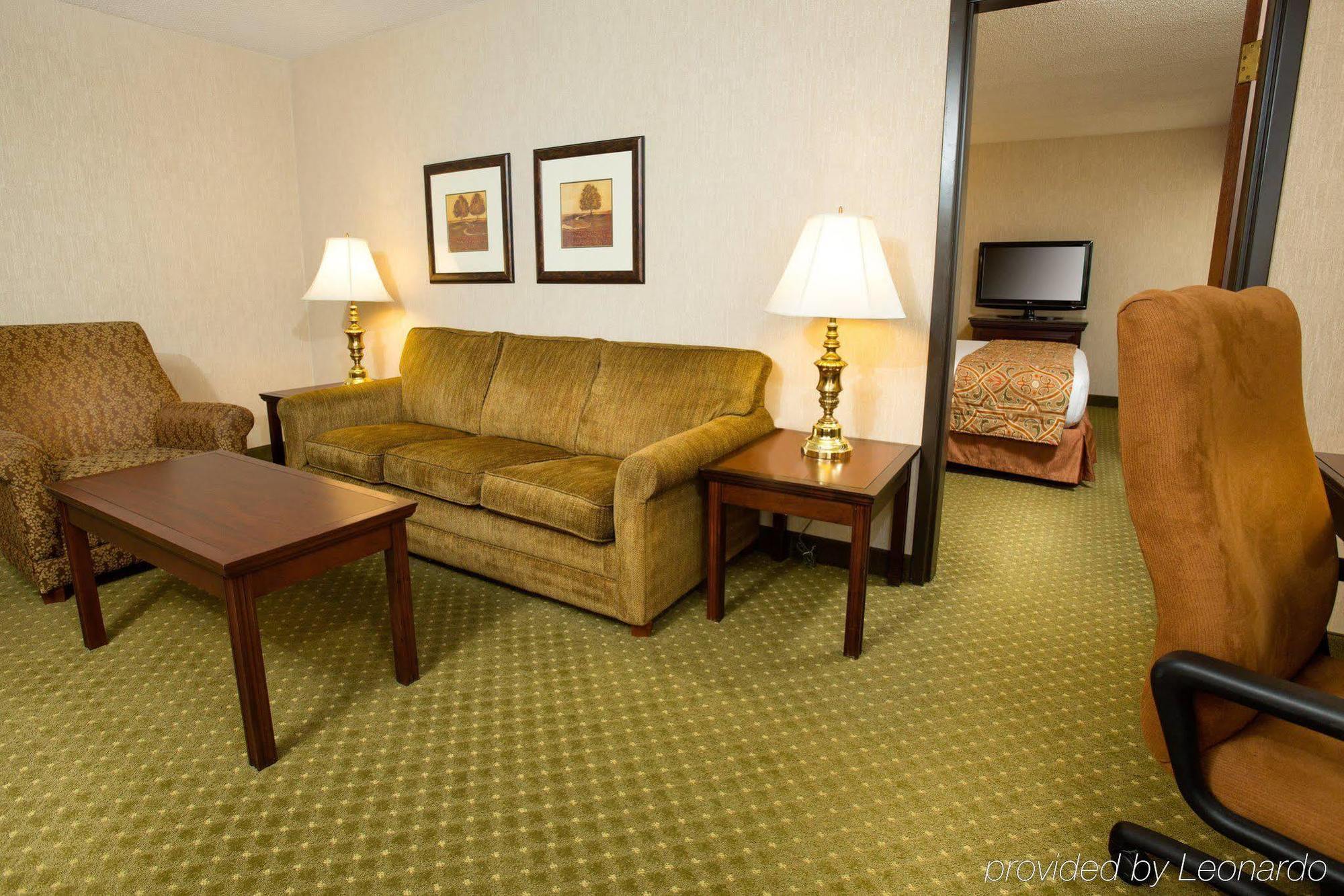 Drury Inn & Suites Columbia Stadium Boulevard Экстерьер фото